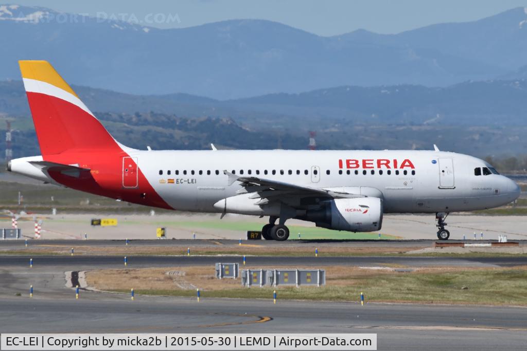 Aircraft EC-LEI, 2008 Airbus A319-111, c/n 3744, Taxiing with new Iberia livery, at LEMD, photo by micka2b