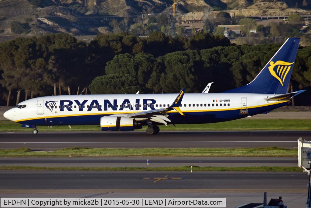 Aircraft EI-DHN, 2005 Boeing 737-8AS, c/n 33577 l/n 1782, Taxiing, at LEMD, photo by micka2b