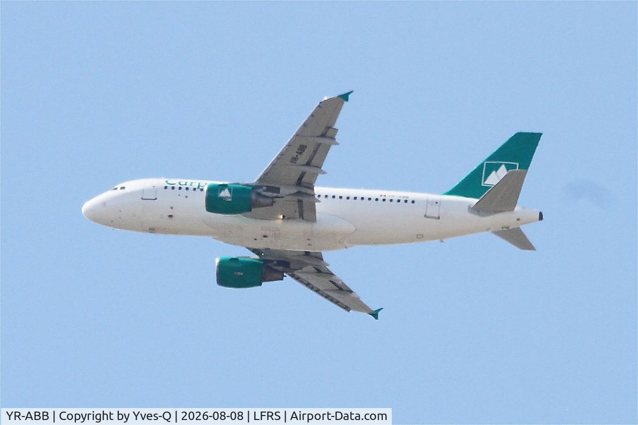 Aircraft YR-ABB, 2009 Airbus A319-112, c/n 3818, Airbus A319-112, Climbing from rwy 03, Nantes-Atlantique airport (LFRS-NTE), at LFRS, photo by Yves-Q