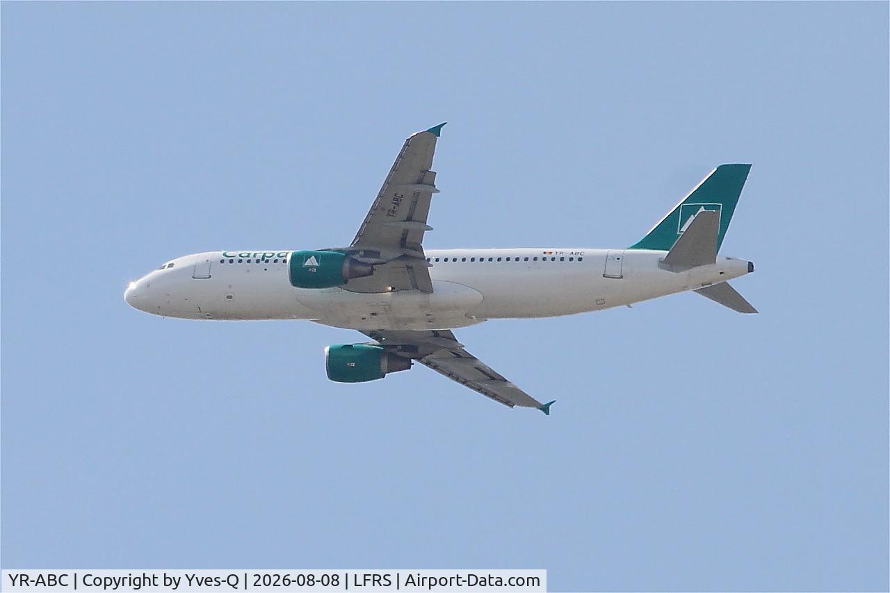 Aircraft YR-ABC, 2008 Airbus A320-200, c/n 3729, Airbus A320-200, Climbing from rwy 03, Nantes-Atlantique airport (LFRS-NTE), at LFRS, photo by Yves-Q