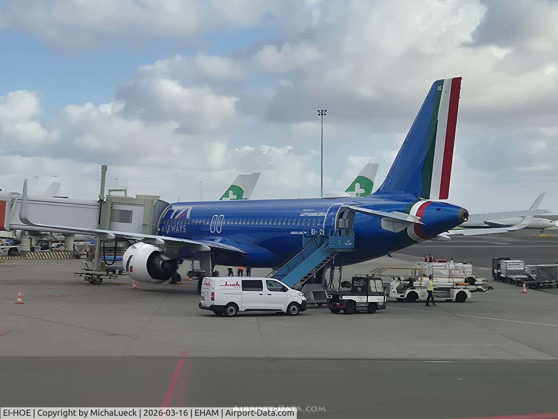 Aircraft EI-HOE, 2023 Airbus A320-272N, c/n 11647, At Shiphol, at EHAM, photo by MichaLueck
