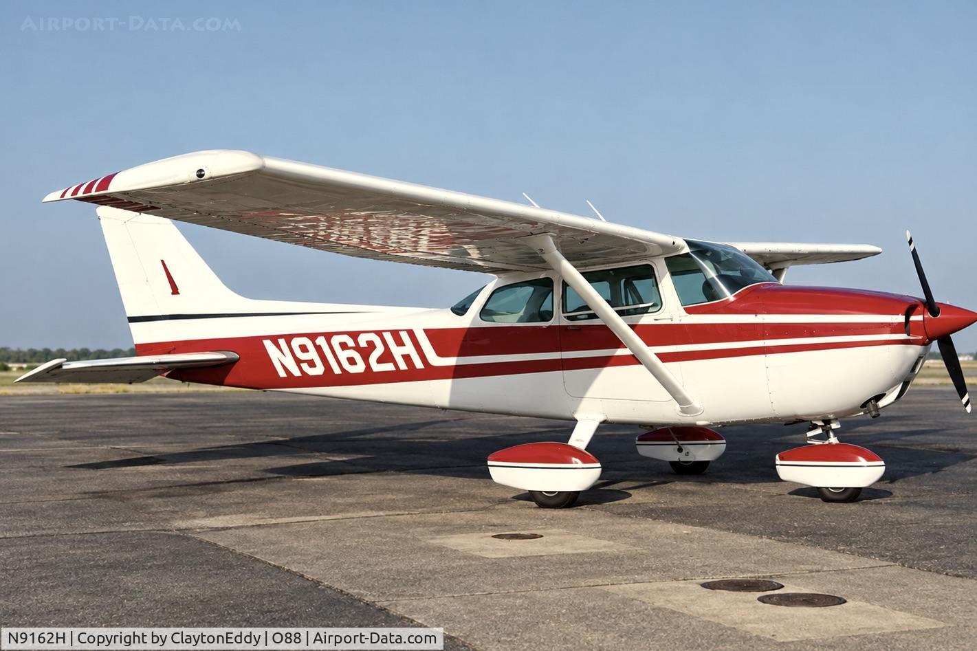 Aircraft N9162H, 1975 Cessna 172M, c/n 17265986, Old Rio Vista Airport in California 1980's, at O88, photo by ClaytonEddy