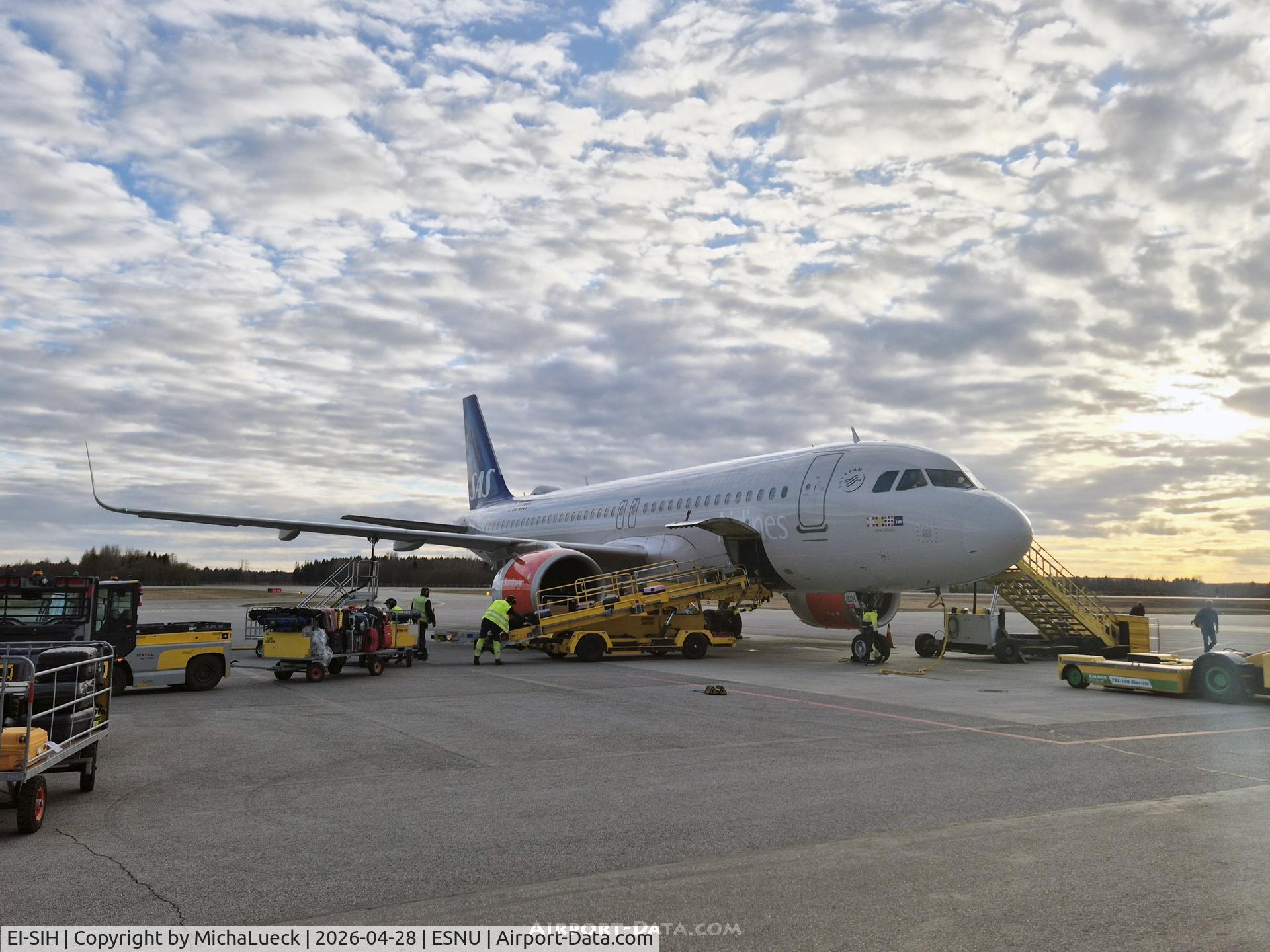 Aircraft EI-SIH, 2018 Airbus A320-251N, c/n 8551, Just arrived from Arlanda, at ESNU, photo by MichaLueck