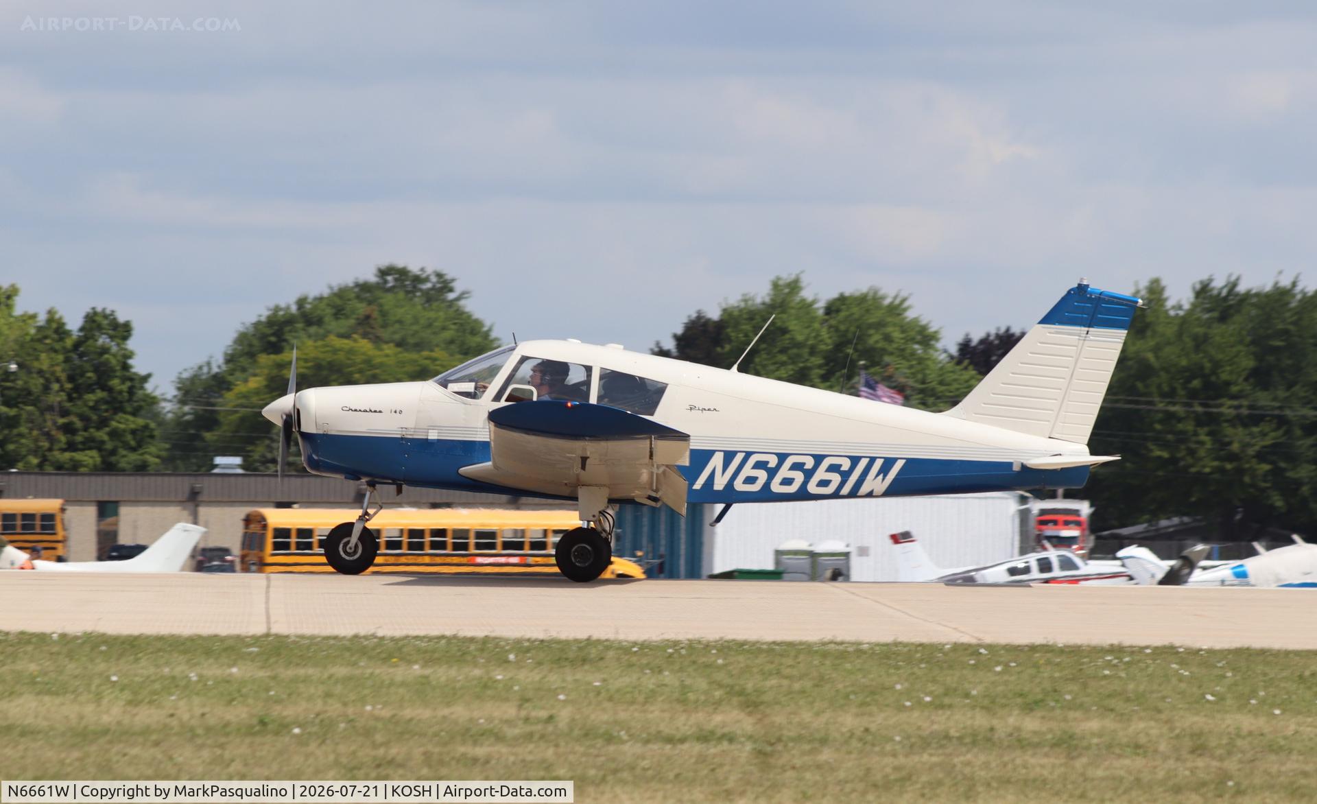 Aircraft N6661W, 1965 Piper PA-28-140, c/n 28-20764, Piper PA-28-140, at KOSH, photo by MarkPasqualino