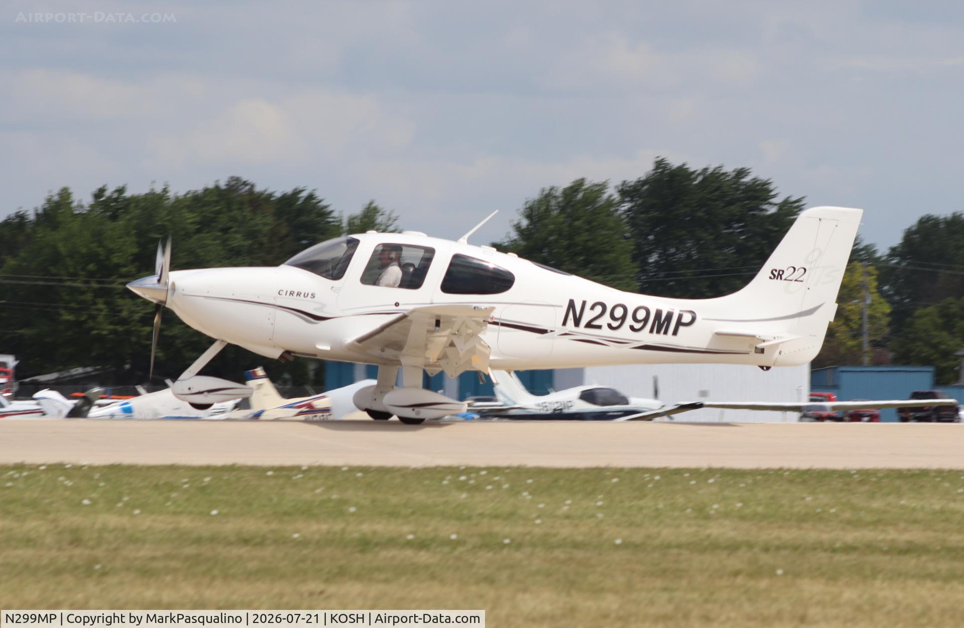 Aircraft N299MP, 2005 Cirrus SR22, c/n 1396, Cirrus SR22, at KOSH, photo by MarkPasqualino