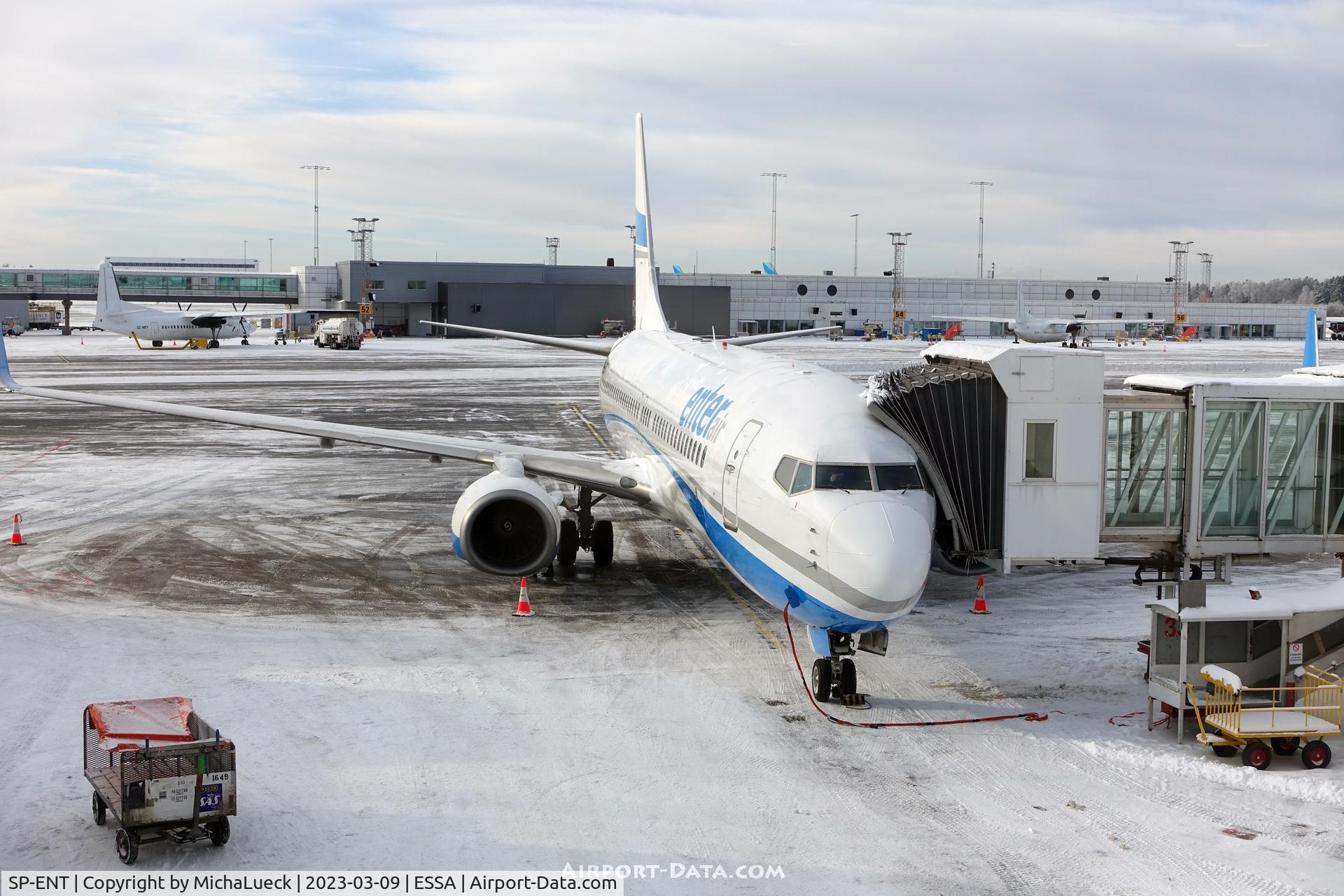 Aircraft SP-ENT, 2000 Boeing 737-8AS, c/n 29926 l/n 722, At Arlanda, at ESSA, photo by MichaLueck