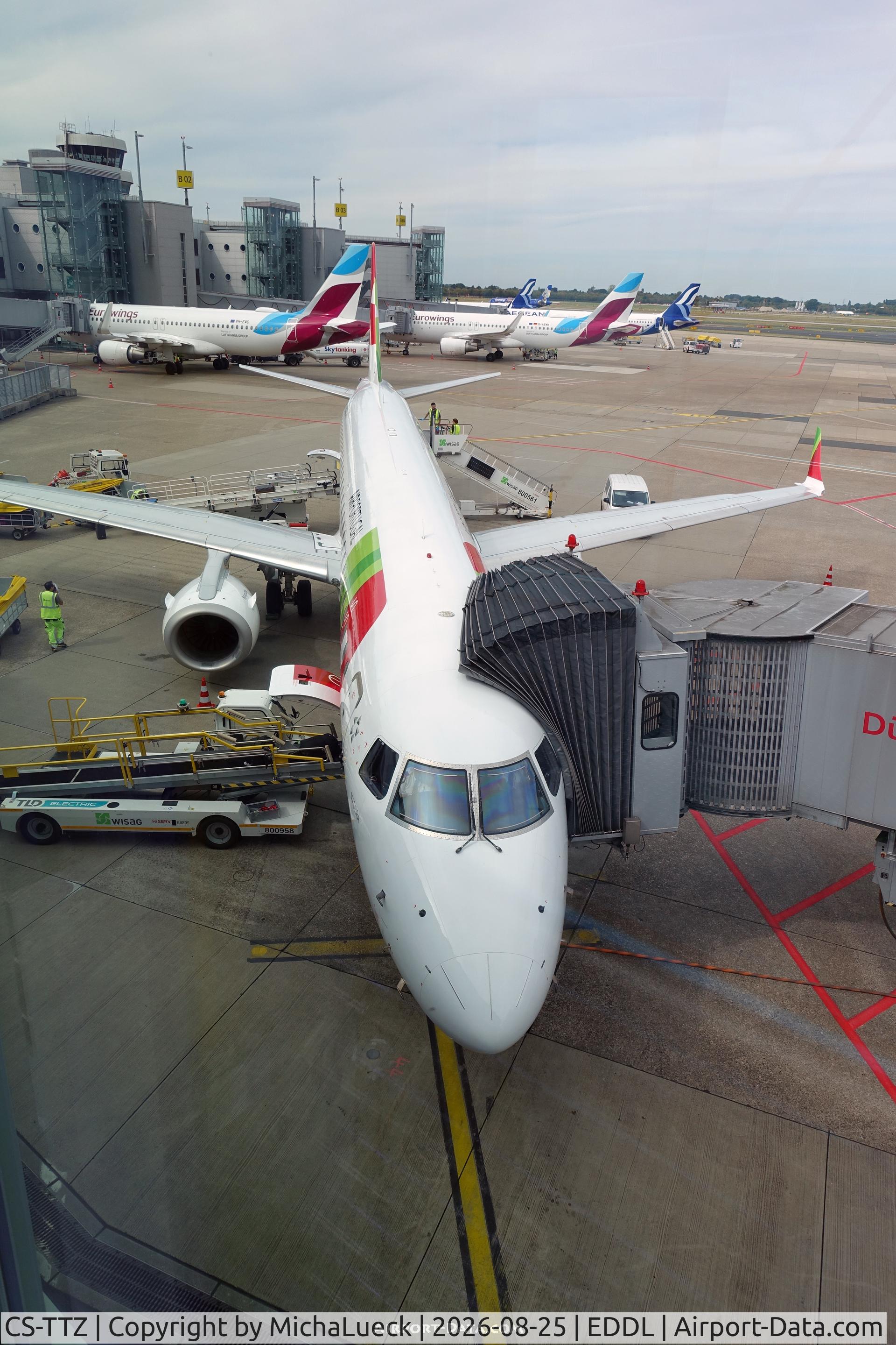 Aircraft CS-TTZ, 2013 Embraer 195AR (ERJ-190-200IGW), c/n 19000628, At Lohausen, at EDDL, photo by MichaLueck