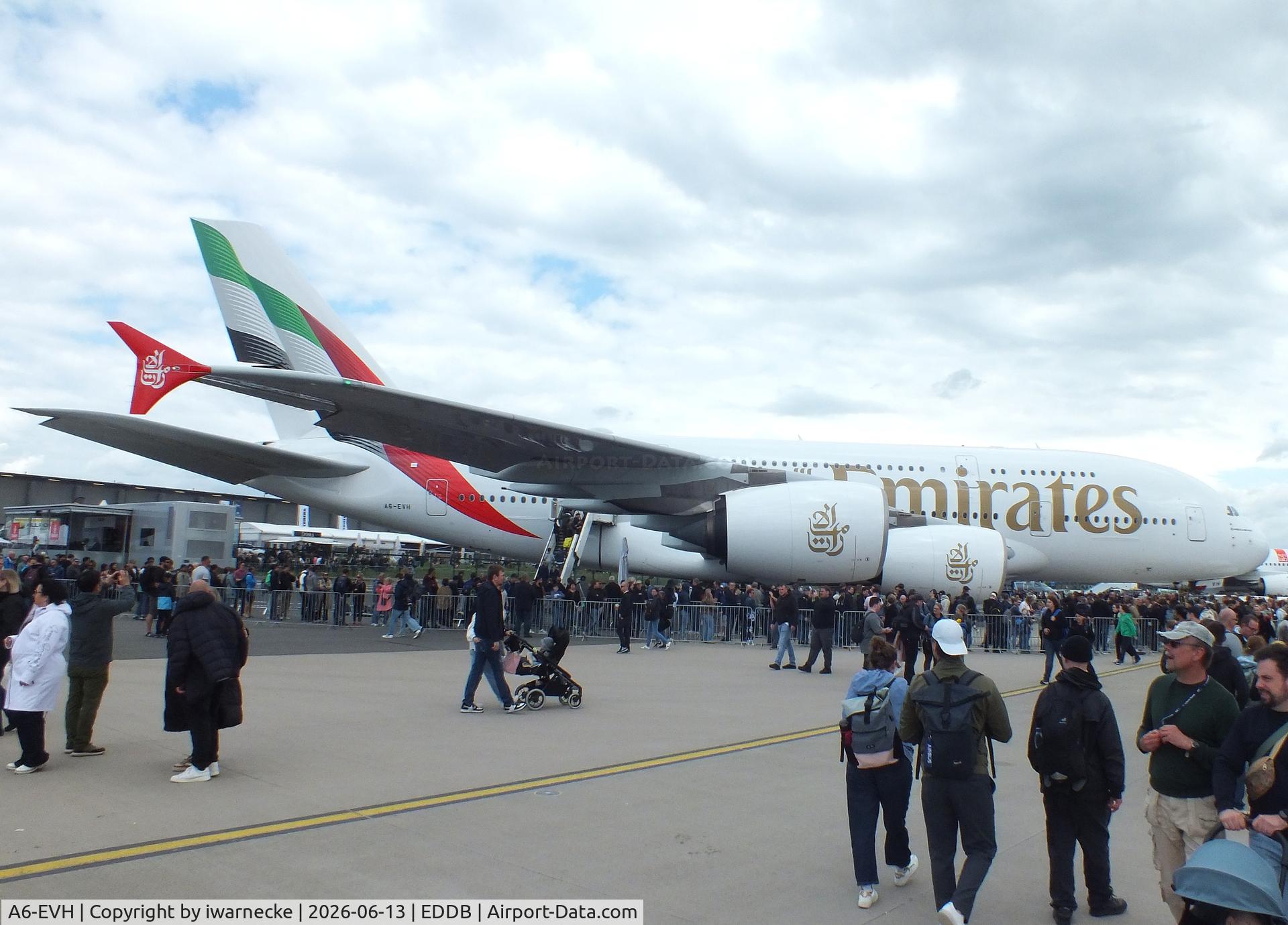Aircraft A6-EVH, 2018 Airbus A380-842, c/n 257, Airbus A380-842 of Emirates at ILA 2026, Berlin, at EDDB, photo by iwarnecke