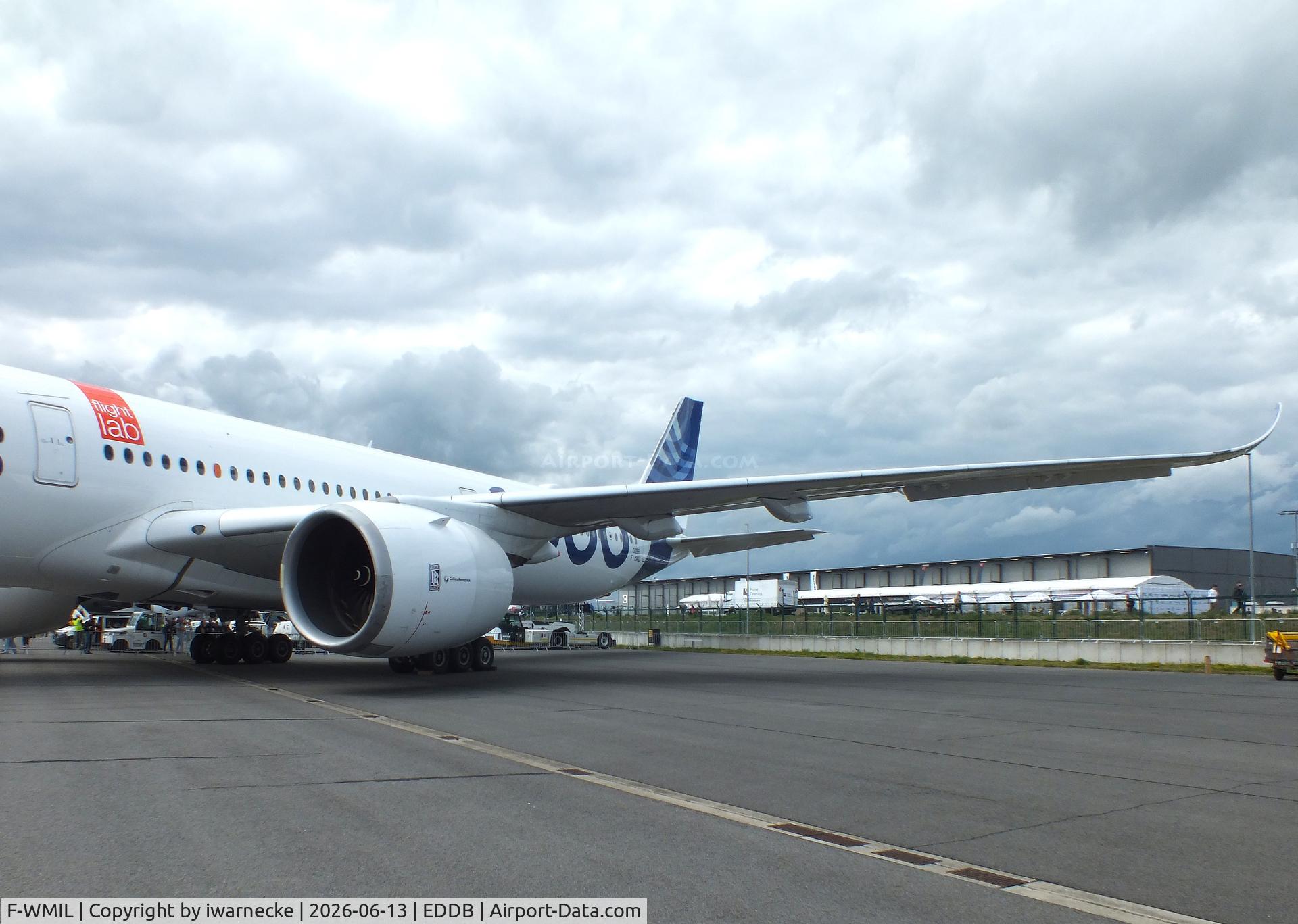 Aircraft F-WMIL, 2016 Airbus A350-1041, c/n 059, Airbus A350-1041 'Flight Lab' demonstrator at ILA 2026, Berlin, at EDDB, photo by iwarnecke