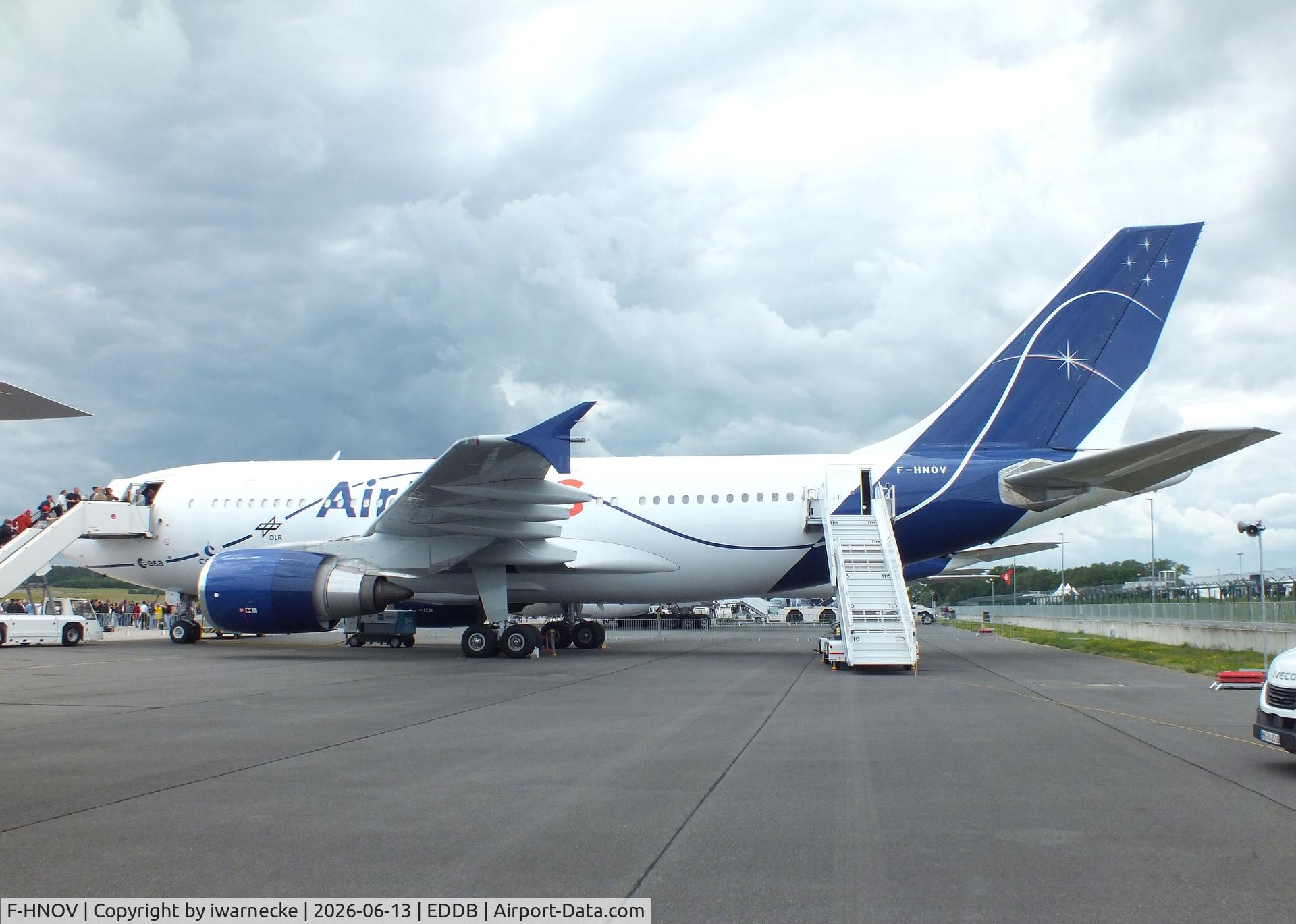 Aircraft F-HNOV, 1989 Airbus A310-304, c/n 498, Airbus A310-304ET 'Air Zero G' of noveSpace/ESA/CNES/DLR at ILA 2026, Berlin, at EDDB, photo by iwarnecke