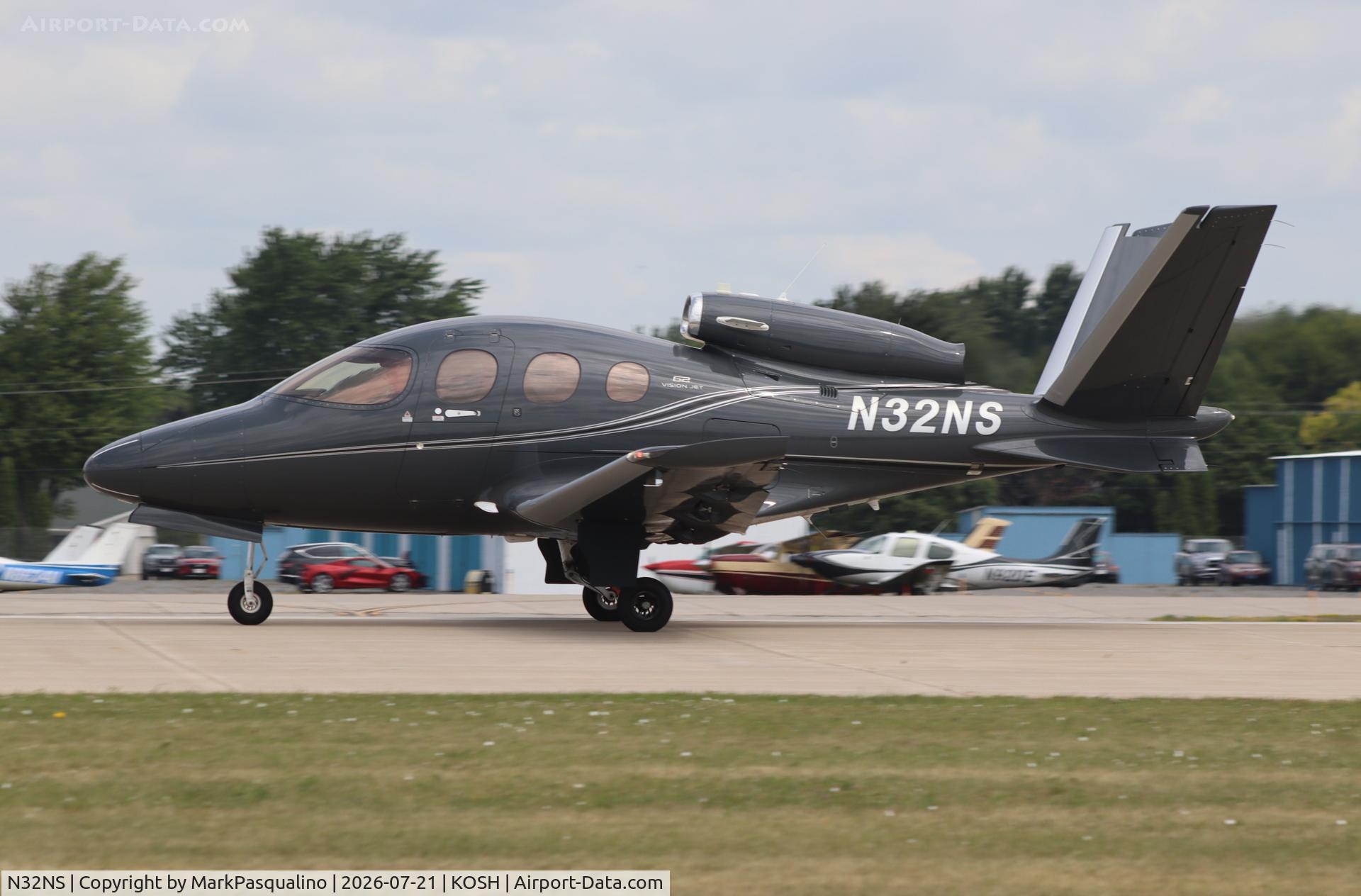 Aircraft N32NS, 2021 Cirrus SF50 Vision, c/n 0260, Cirrus SF50, at KOSH, photo by MarkPasqualino