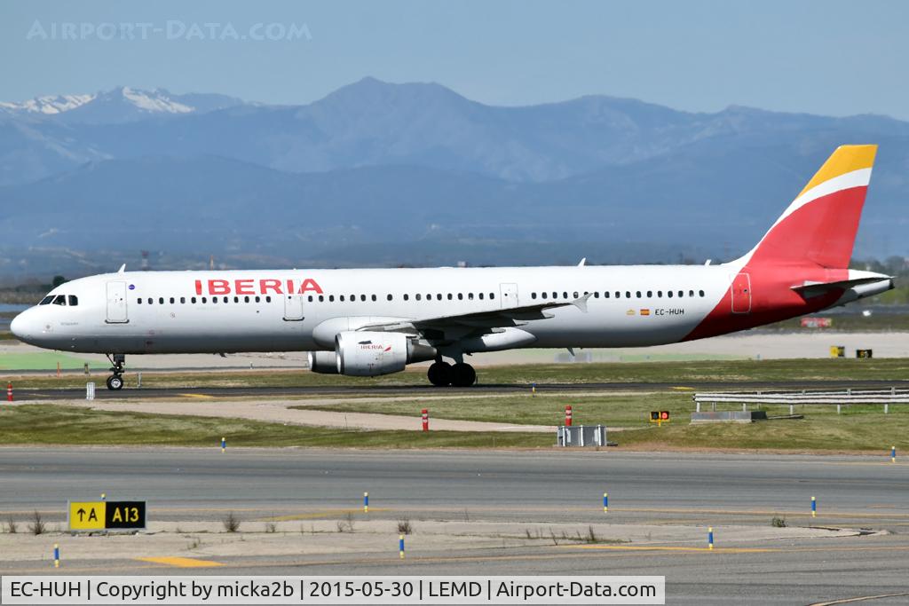 Aircraft EC-HUH, 1999 Airbus A321-211, c/n 1021, Taxiing, at LEMD, photo by micka2b