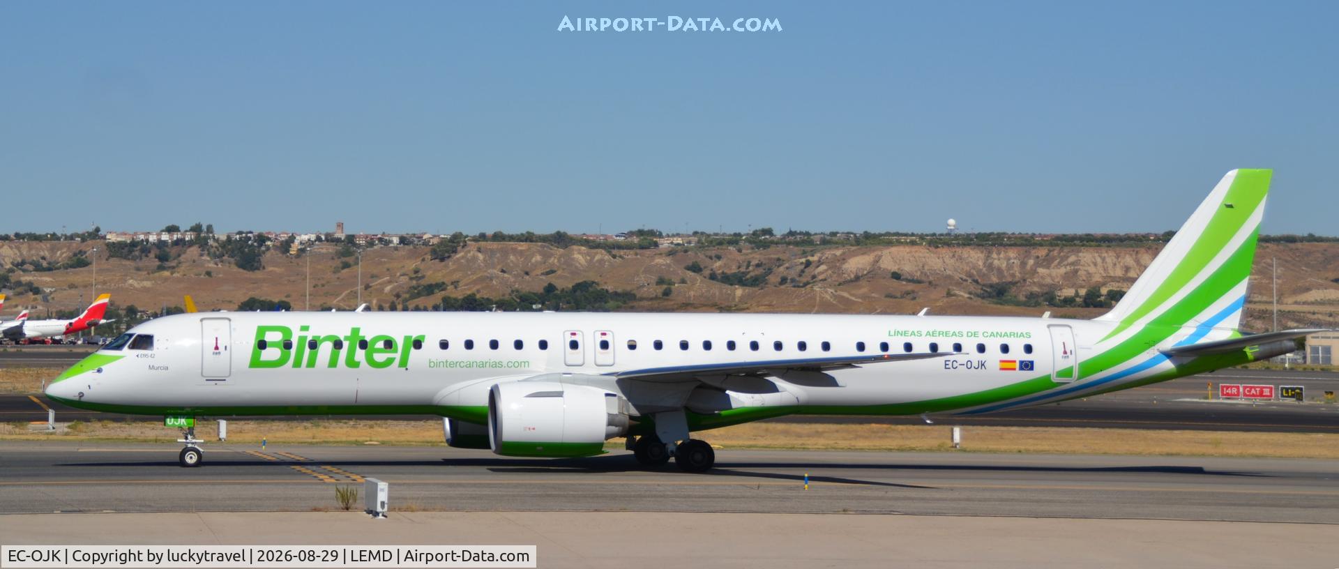 Aircraft EC-OJK, Binter Canarias E190-E2 taxiing at Madrid (LEMD) to takeoff RWY36L, at LEMD, photo by luckytravel