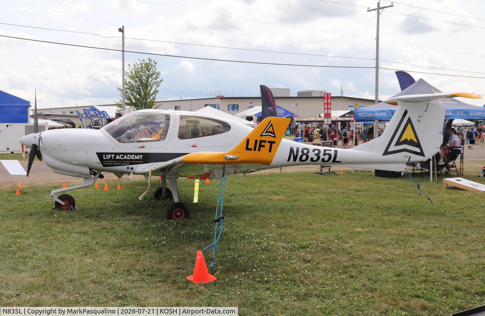 Aircraft N835L, 2024 Diamond DA 40 NG, c/n 40.NC339, Diamond DA 40 NG, at KOSH, photo by MarkPasqualino