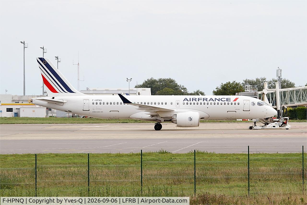 Aircraft F-HPNQ, 2025 Airbus A220-300, c/n 55338, Airbus A220-300, Push back, Brest-Bretagne Airport (LFRB-BES), at LFRB, photo by Yves-Q