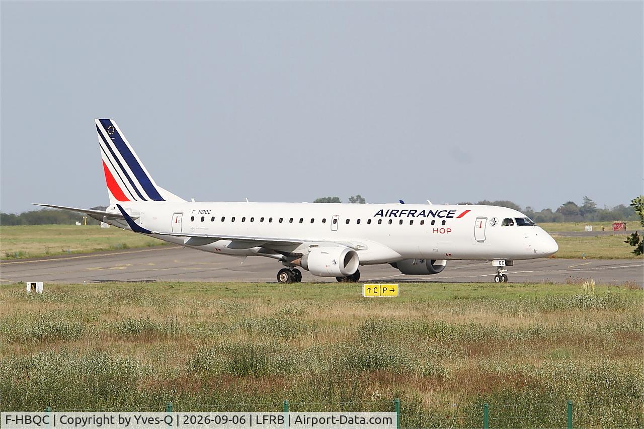 Aircraft F-HBQC, 2025 Embrear ERJ 190-100 STD, c/n 19000658, Embrear ERJ 190-100 STD, Taxiing to boarding area, Brest-Bretagne airport (LFRB-BES), at LFRB, photo by Yves-Q
