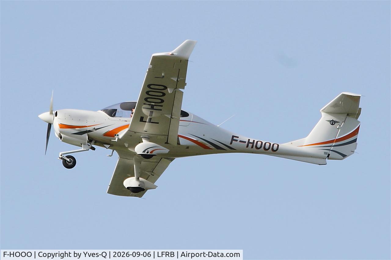 Aircraft F-HOOO, 2013 Diamond DA-40 Diamond Star, c/n D4.144, Diamond DA-40 Diamond Star, Take off rwy 25L, Brest-Bretagne Airport (LFRB-BES), at LFRB, photo by Yves-Q