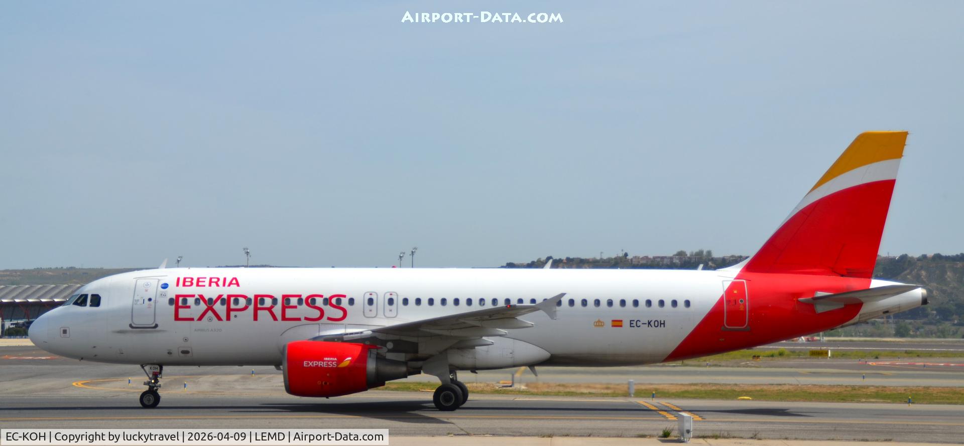 Aircraft EC-KOH, 2004 Airbus A320-214, c/n 2248, Iberia Express A320-200 taxiing at Madrid (LEMD) to takeoff RWY36L, at LEMD, photo by luckytravel