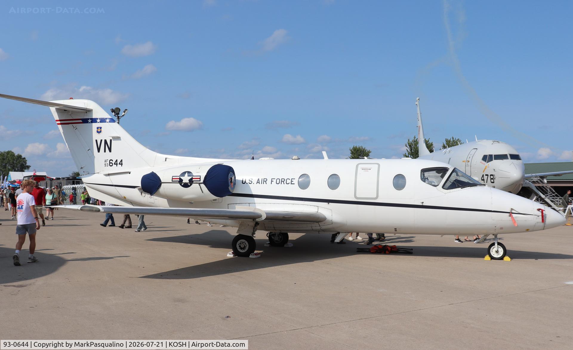 Aircraft 93-0644, 1993 Beechcraft T-1A Jayhawk, c/n TT-101, Beech T-1A Jayhawk, at KOSH, photo by MarkPasqualino