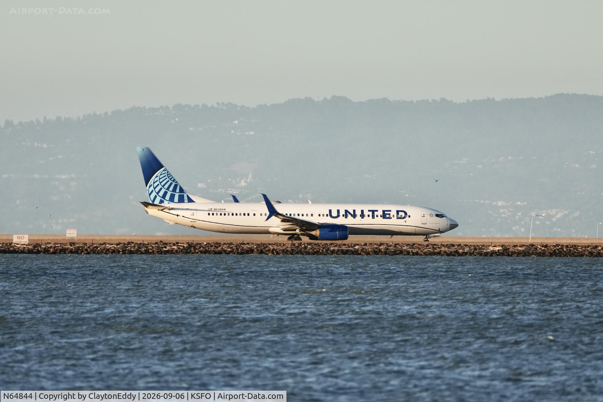 Aircraft N64844, 2015 Boeing 737-900/ER, c/n 42184, SFO 2026, at KSFO, photo by ClaytonEddy