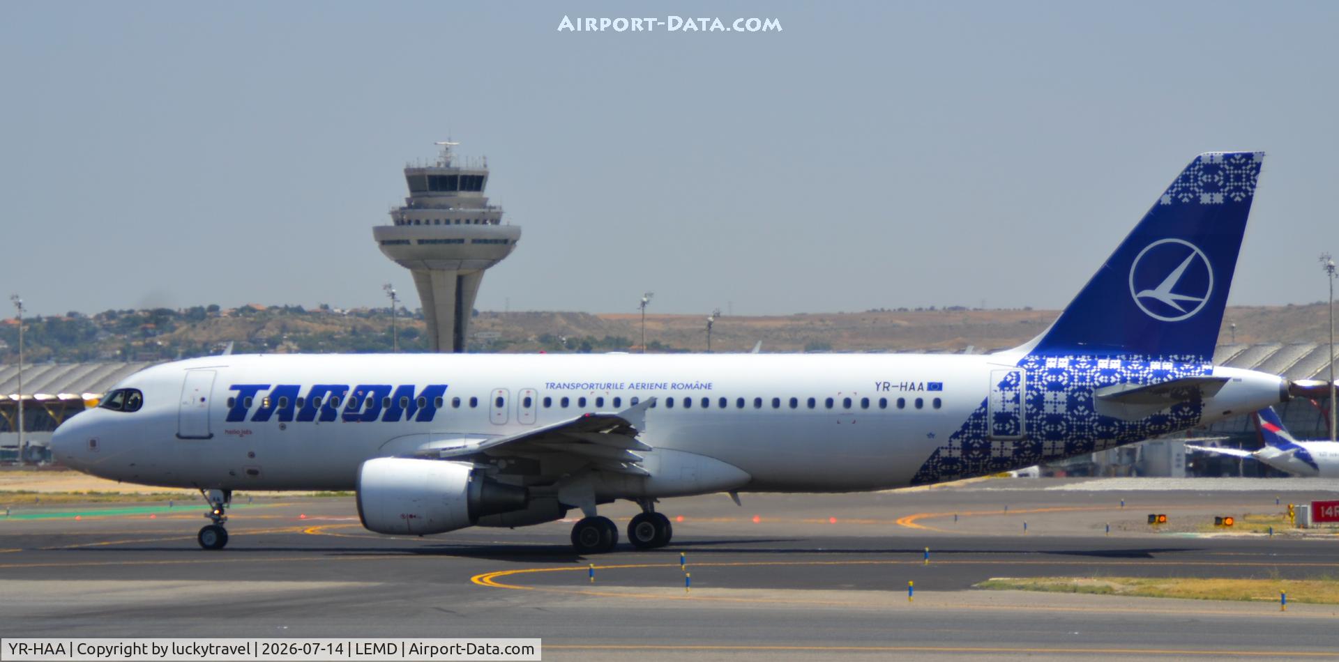 Aircraft YR-HAA, Tarom A320-200 taxiing at Madrid (LEMD) to takeoff RWY32L, at LEMD, photo by luckytravel