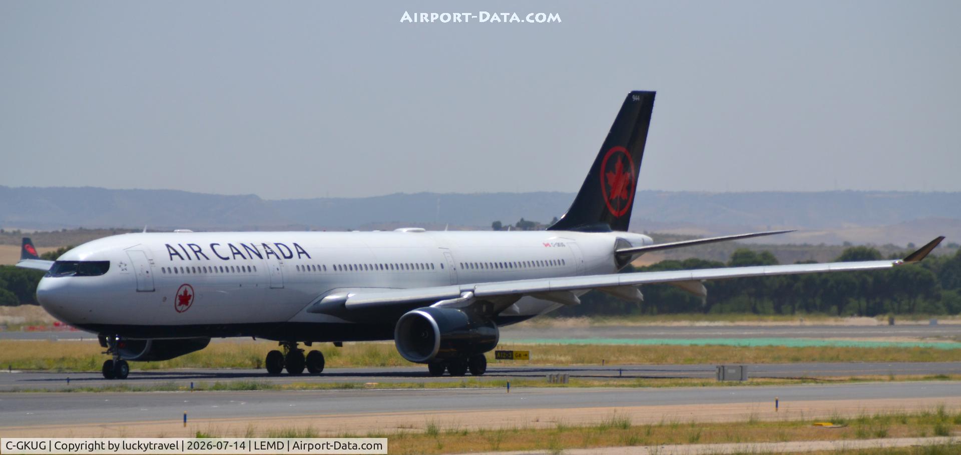 Aircraft C-GKUG, 2010 Airbus A330-343X, c/n 1149, Air Canada A330-300 taxiing at Madrid (LEMD) to takwoff RWY32L, at LEMD, photo by luckytravel