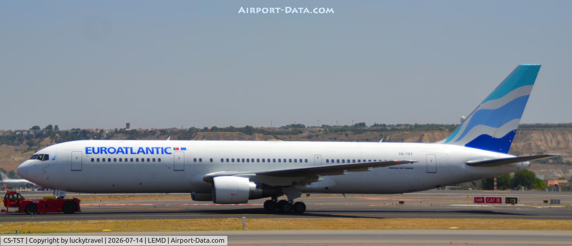 Aircraft CS-TST, 2002 Boeing 767-34P/ER, c/n 33047/889, Euroatlantic B767 taxiing at Madrid (LEMD) to mainteining and repairs, at LEMD, photo by luckytravel