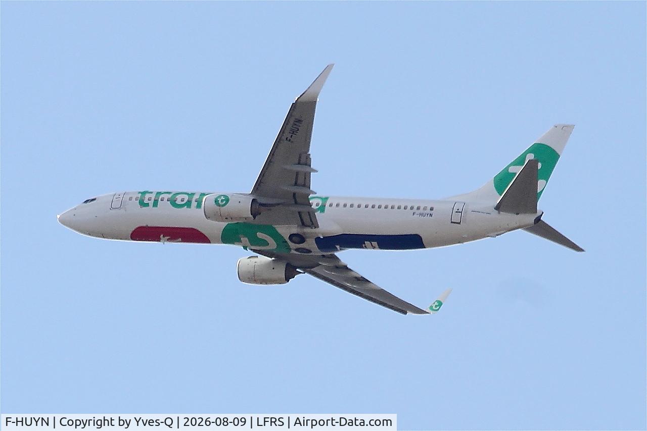 Aircraft F-HUYN, 2014 Boeing 737-82R, c/n 40012 l/n 5222, Boeing 737-82R, Climbing from rwy 03, Nantes-Atlantique airport (LFRS-NTE), at LFRS, photo by Yves-Q