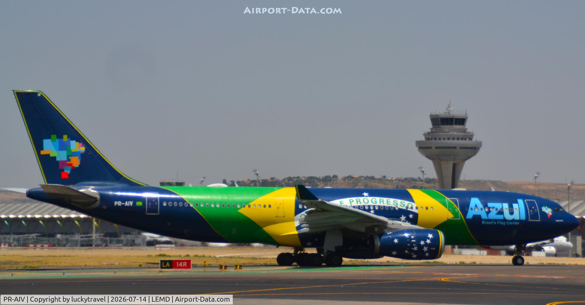 Aircraft PR-AIV, 2003 Airbus A330-243, c/n 532, Azul (Naçau Azul Livery) entering RWY32L at Madrid (LEMD), at LEMD, photo by luckytravel