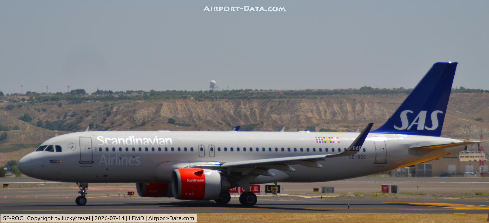 Aircraft SE-ROC, 2017 Airbus A320-251N, c/n 7723, SAS A320neo taxiing at Madrid (LEMD) to takeoff RWY32L, at LEMD, photo by luckytravel