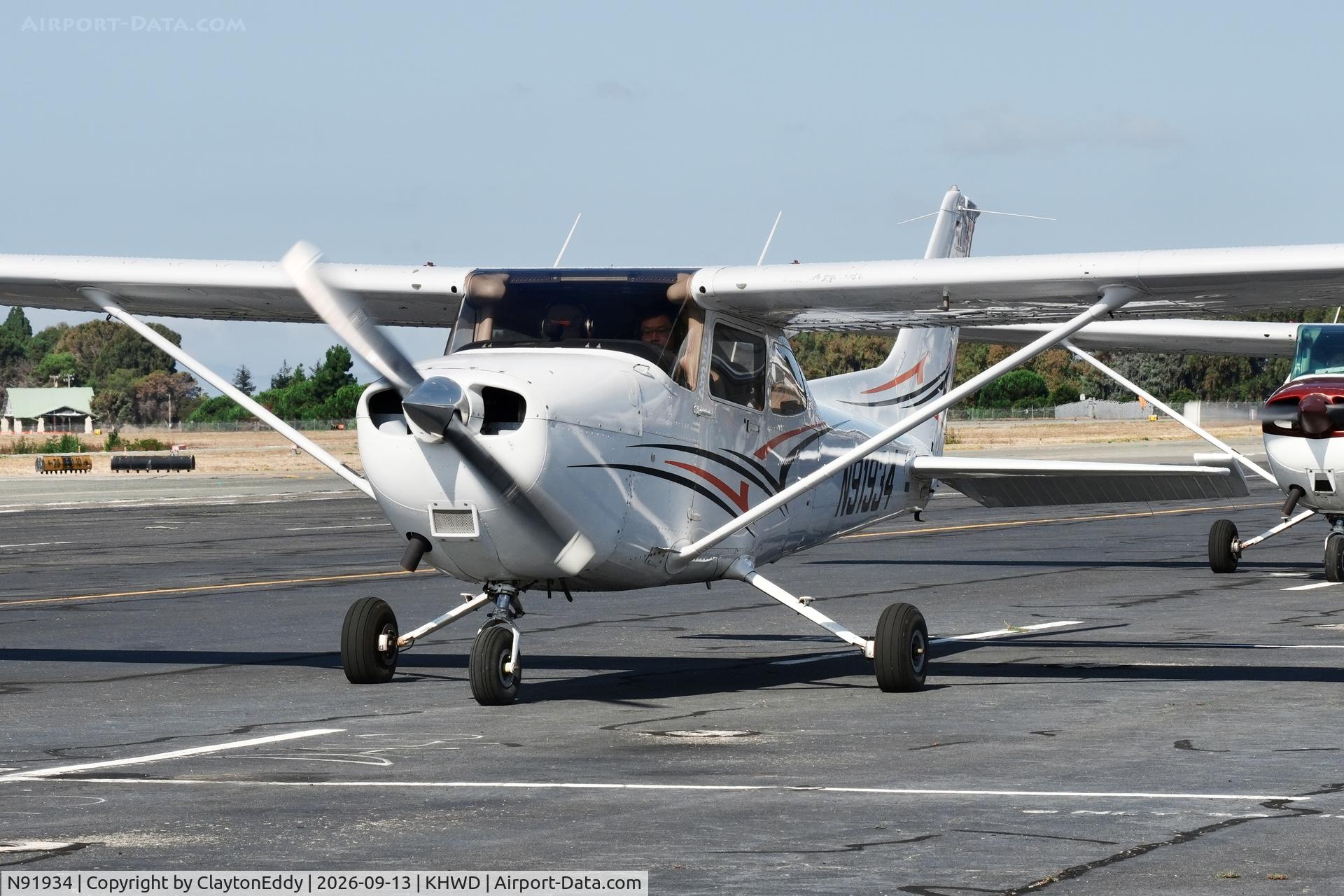 Aircraft N91934, 2012 Cessna 172R, c/n 17281613, Hayward airport Open House in California 2026, at KHWD, photo by ClaytonEddy