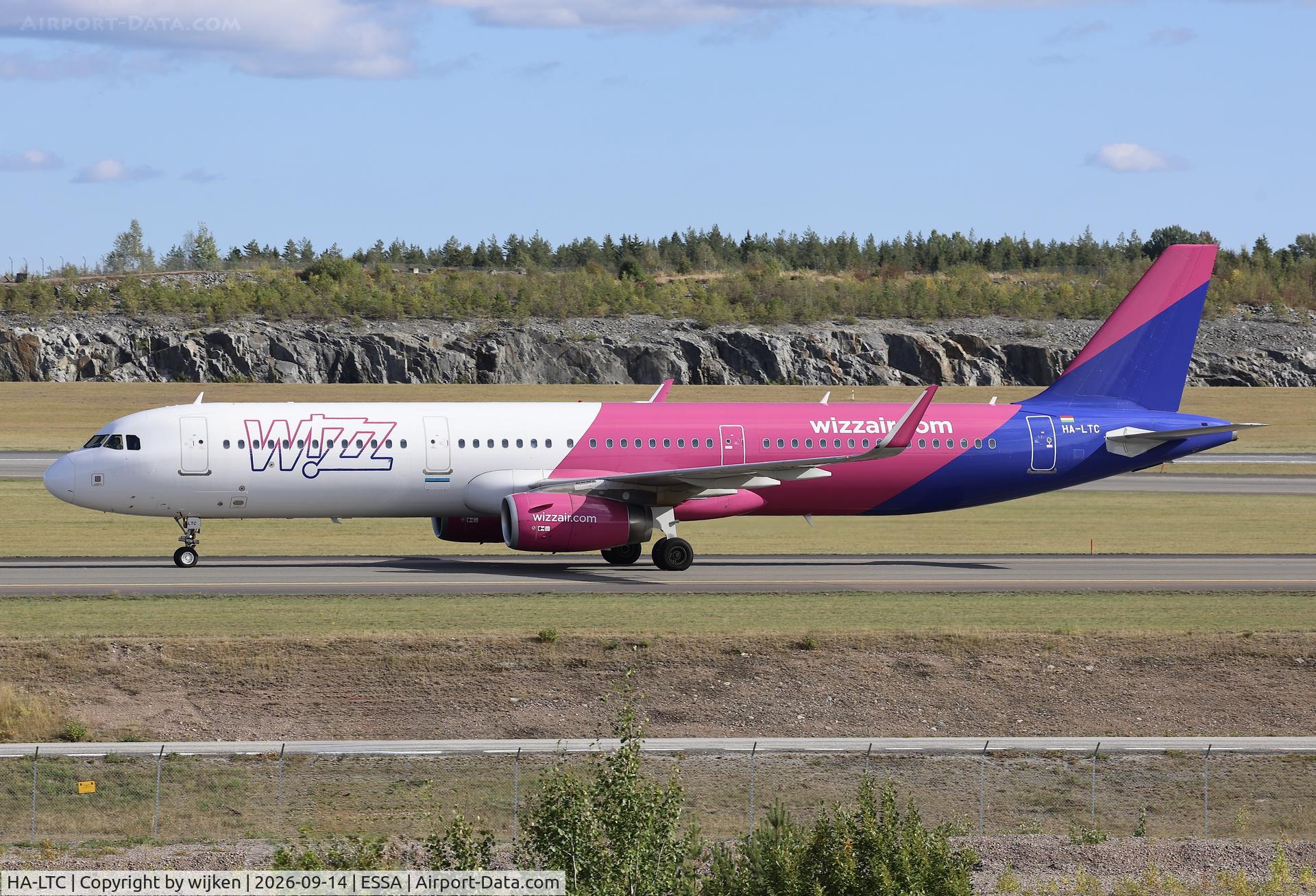 Aircraft HA-LTC, 2018 Airbus A321-231, c/n 8295, Twy W, at ESSA, photo by wijken
