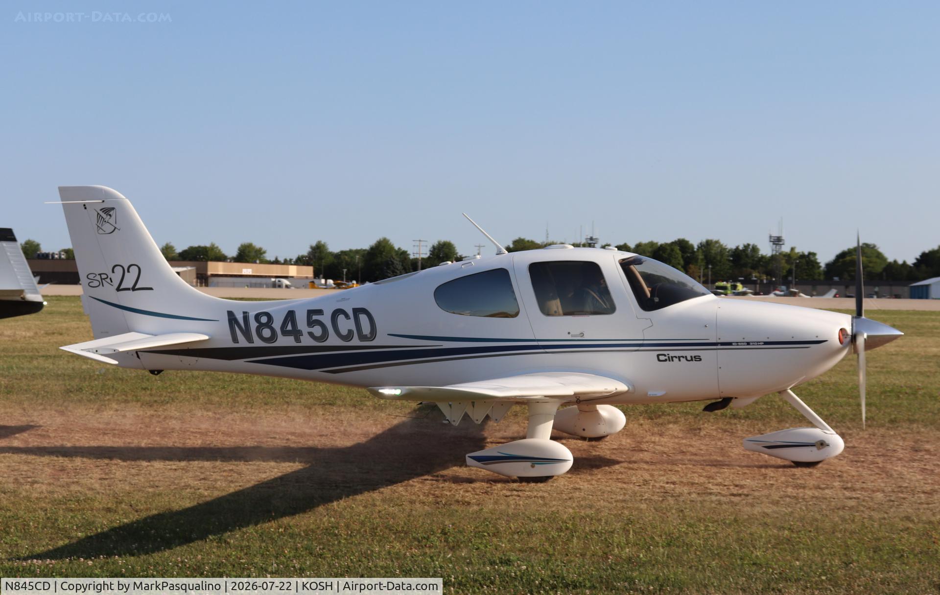 Aircraft N845CD, 2002 Cirrus SR22, c/n 0194, Cirrus SR22, at KOSH, photo by MarkPasqualino