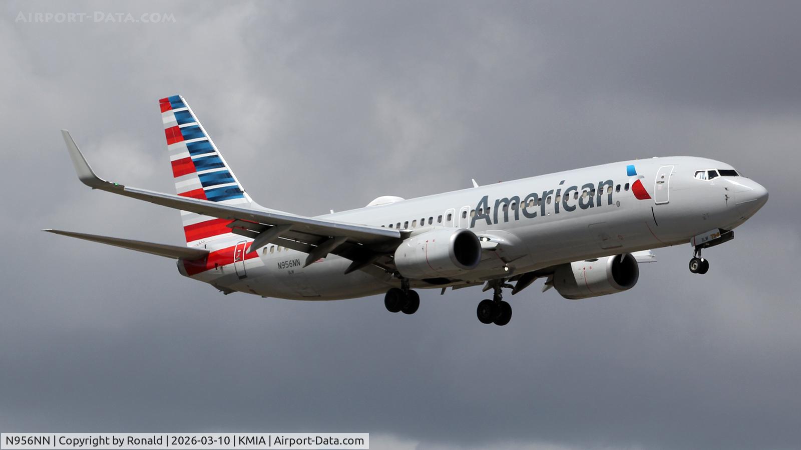Aircraft N956NN, 2014 Boeing 737-823, c/n 31200 l/n 5024, at mia, at KMIA, photo by Ronald