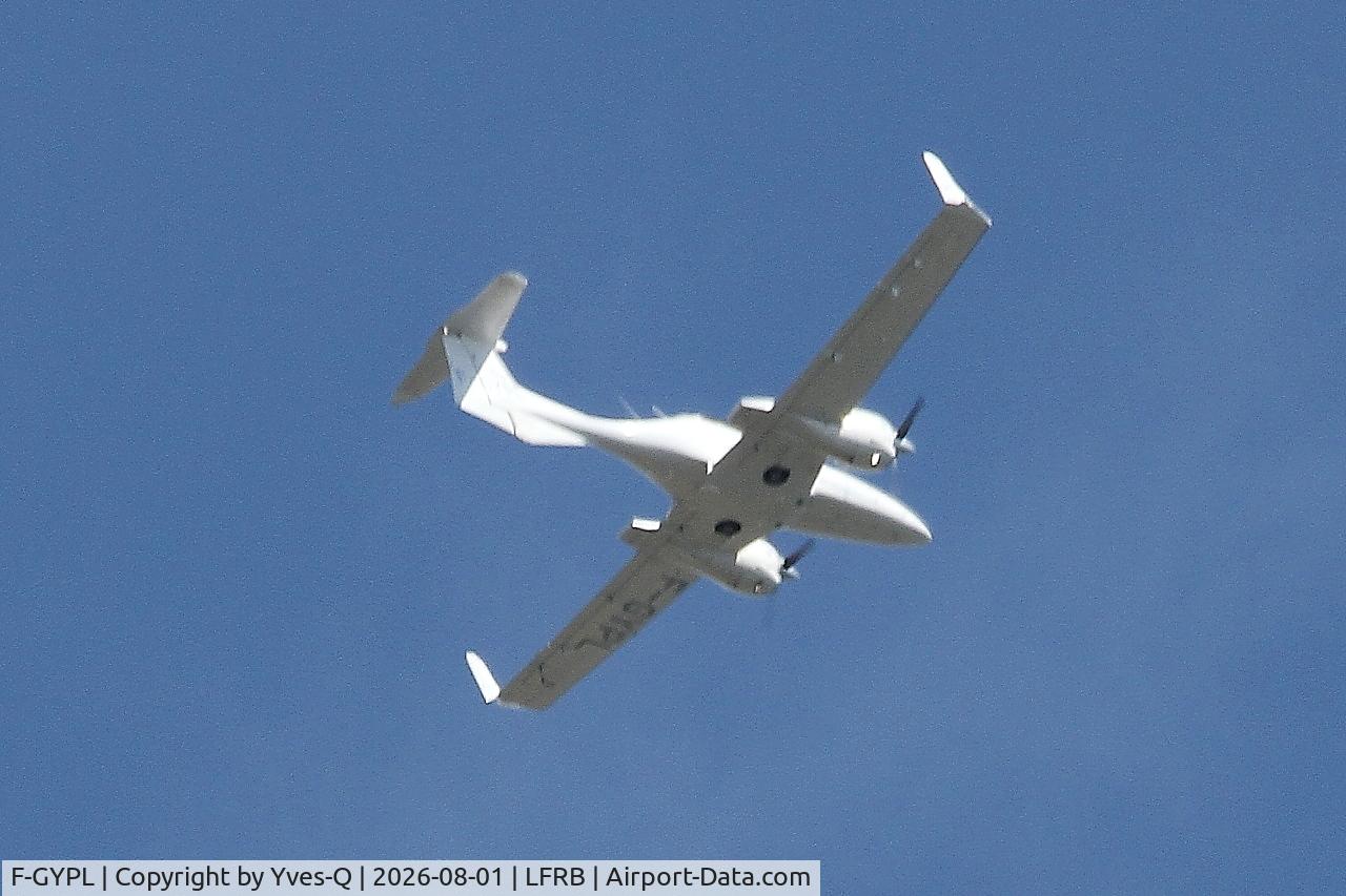 Aircraft F-GYPL, Diamond DA-42 Twin Star, c/n 42.050, Diamond DA-42, Flight over Brest-Bretagne airport (LFRB-BES), at LFRB, photo by Yves-Q