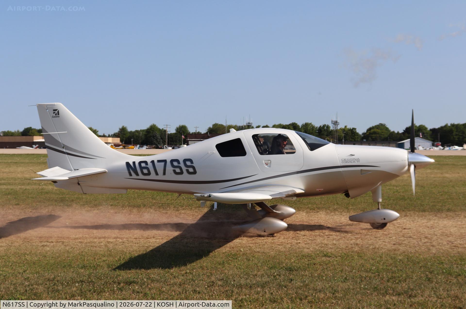 Aircraft N617SS, Cessna LC41-550FG, c/n 411127, Cessna lc41-550FG, at KOSH, photo by MarkPasqualino