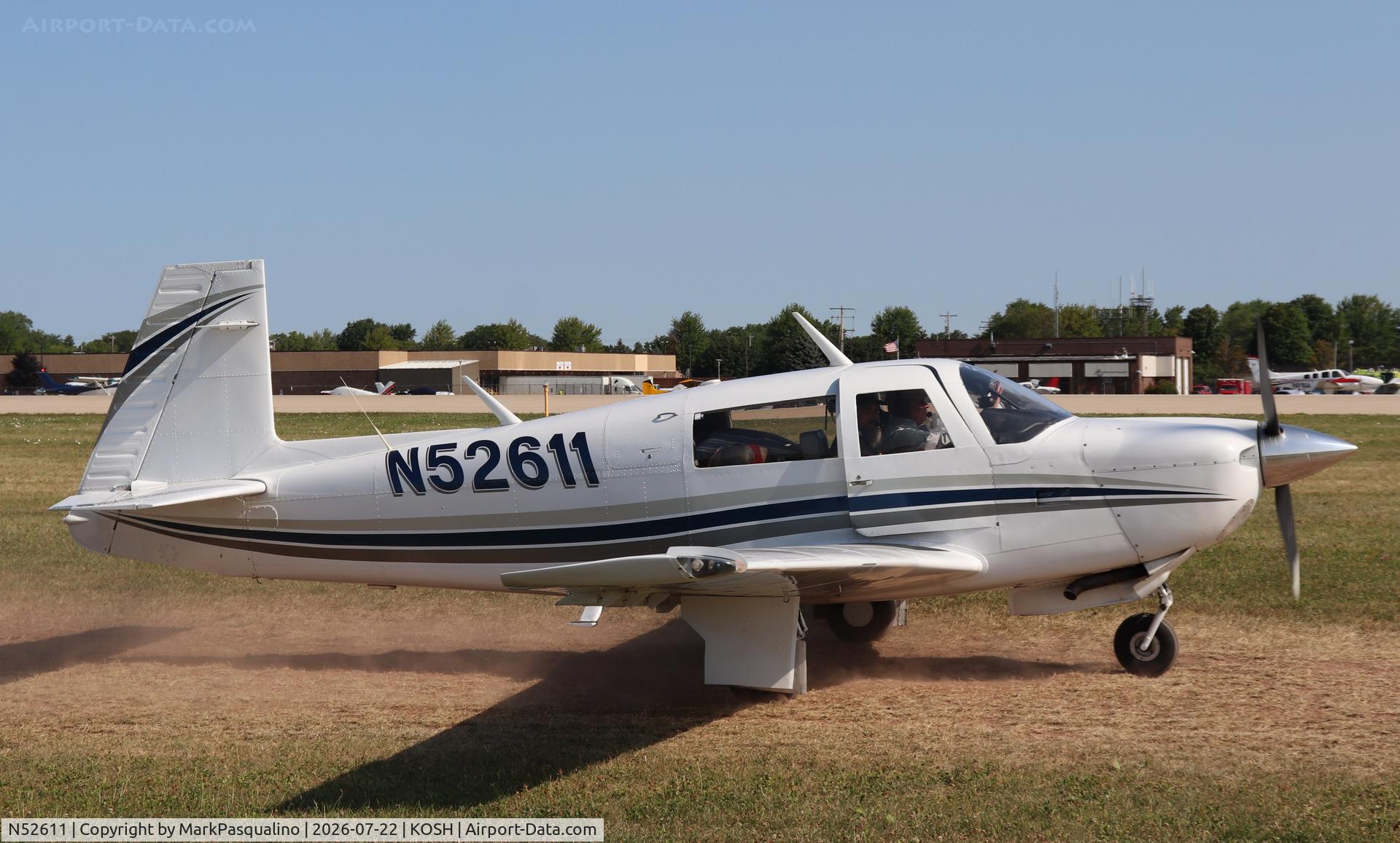 Aircraft N52611, Mooney M20J 201, c/n 24-1665, Mooney M20J, at KOSH, photo by MarkPasqualino