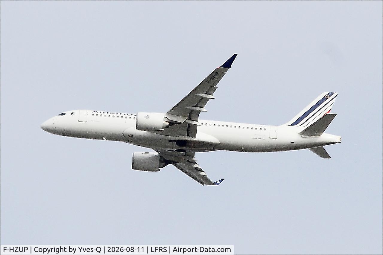 Aircraft F-HZUP, 2023 Airbus A220-300, c/n 55196, Airbus A220-300, Climbing from rwy 03, Nantes-Atlantique airport (LFRS-NTE), at LFRS, photo by Yves-Q
