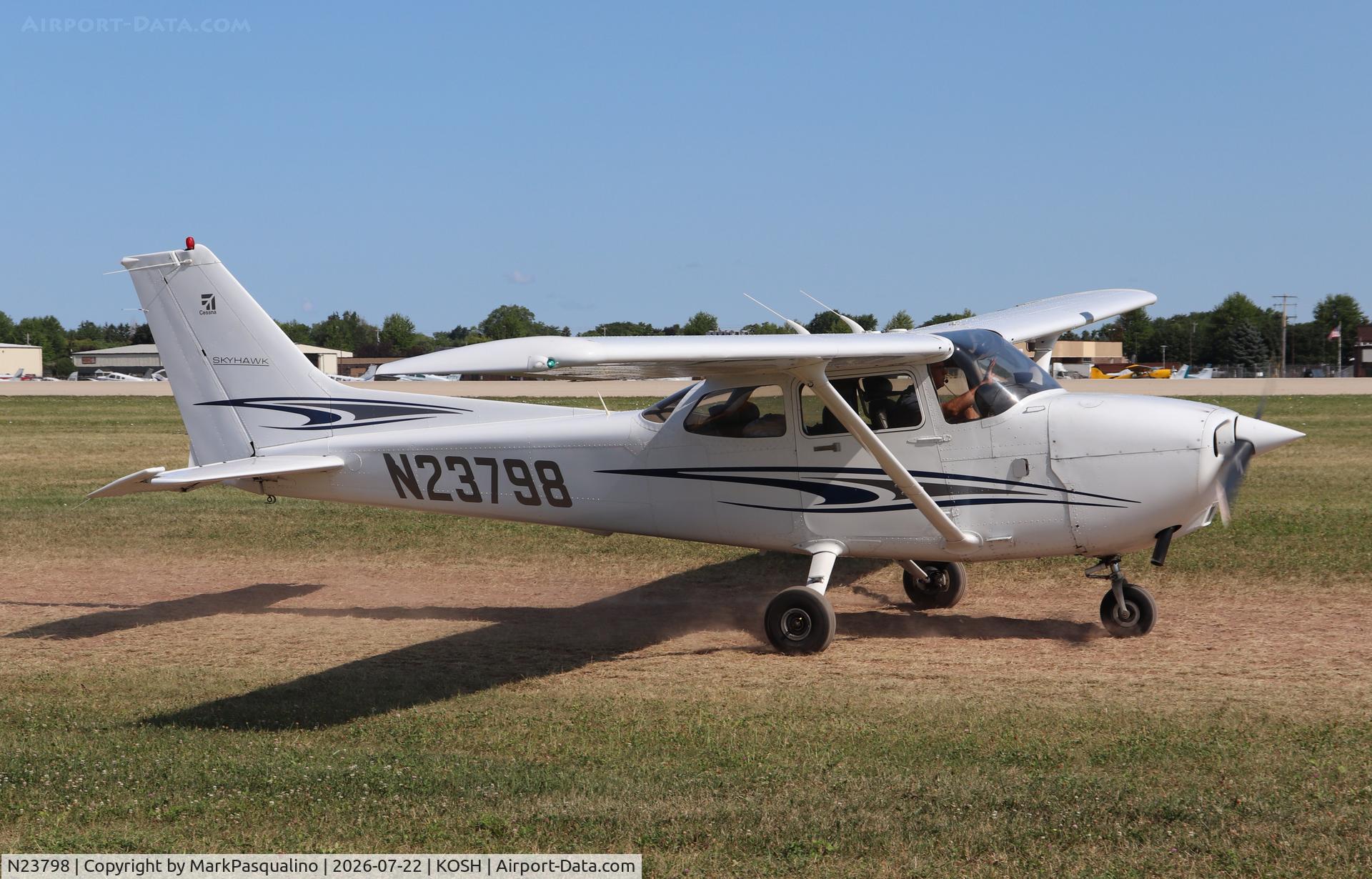Aircraft N23798, 1998 Cessna 172R, c/n 17280603, Cessna 172R, at KOSH, photo by MarkPasqualino