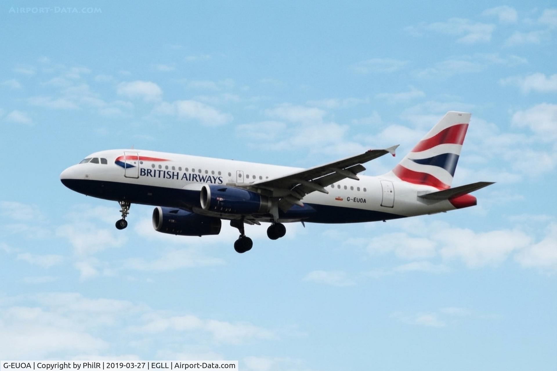 Aircraft G-EUOA, 2001 Airbus A319-131, c/n 1513, G-EUOA 2001 A319-100 Bedfont LHR, at EGLL, photo by PhilR