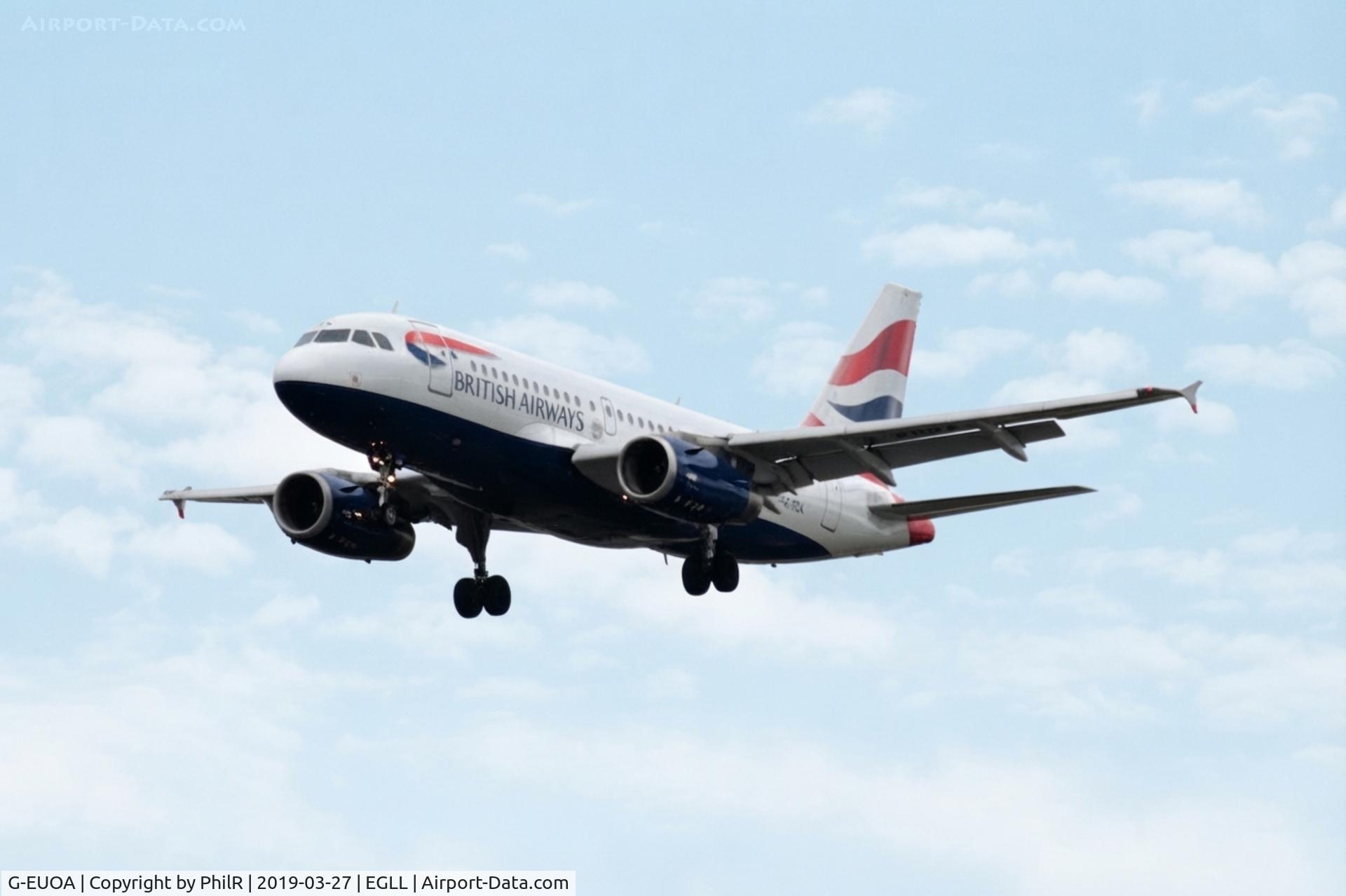 Aircraft G-EUOA, 2001 Airbus A319-131, c/n 1513, G-EUOA 2001 A319-100 Bedfont LHR, at EGLL, photo by PhilR
