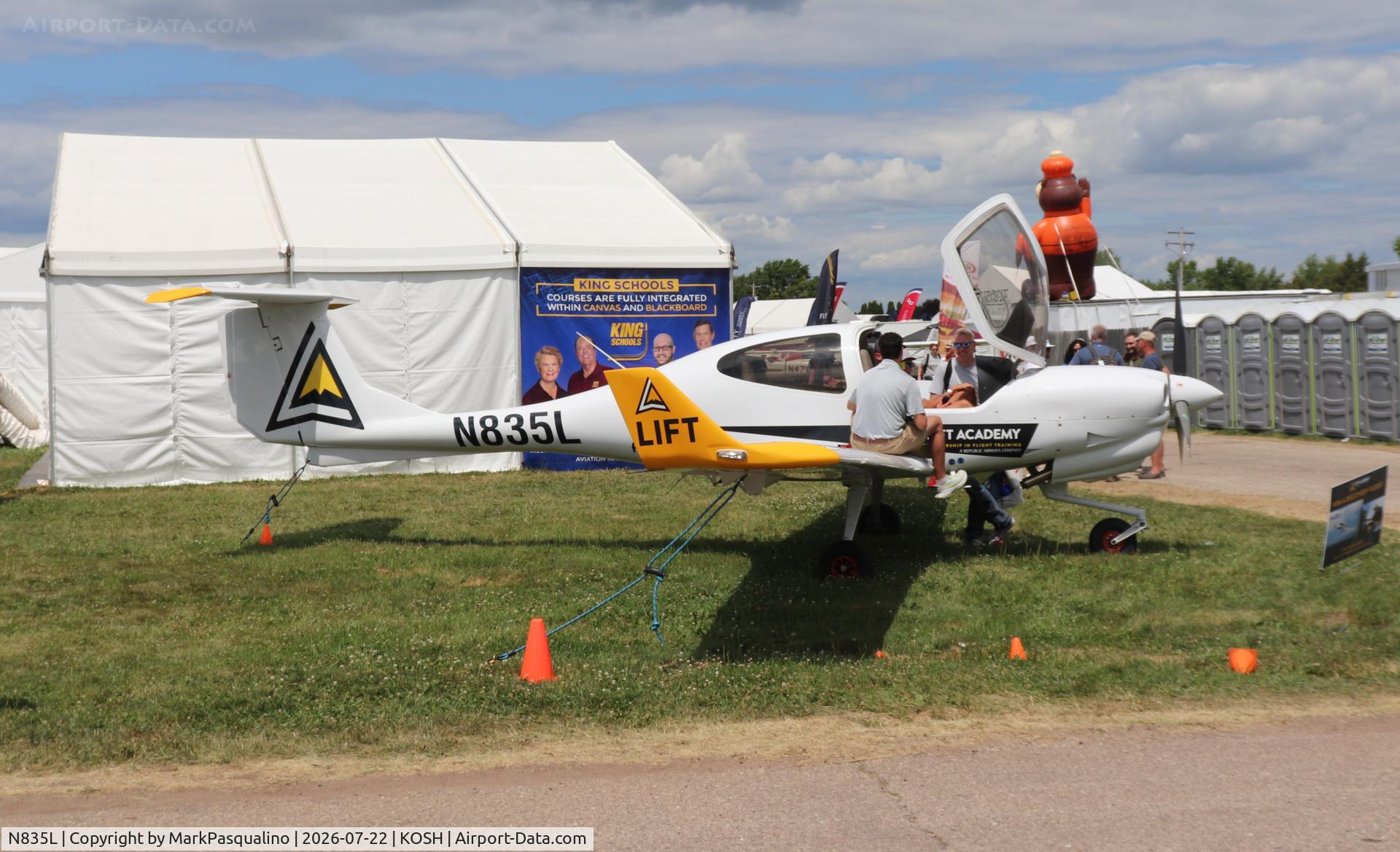 Aircraft N835L, 2024 Diamond DA 40 NG, c/n 40.NC339, Diamond DA 40 NG, at KOSH, photo by MarkPasqualino