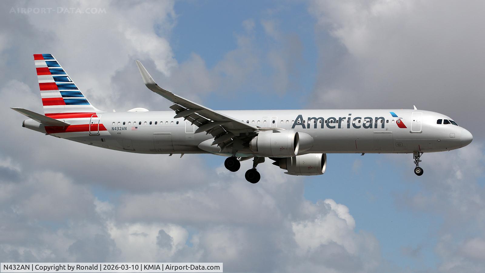 Aircraft N432AN, 2021 Airbus A321-253NX, c/n 10474, at mia, at KMIA, photo by Ronald