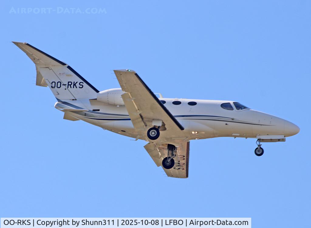Aircraft OO-RKS, 2009 Cessna 510 Citation Mustang Citation Mustang, c/n 510-0189, Landing rwy 32L, at LFBO, photo by Shunn311