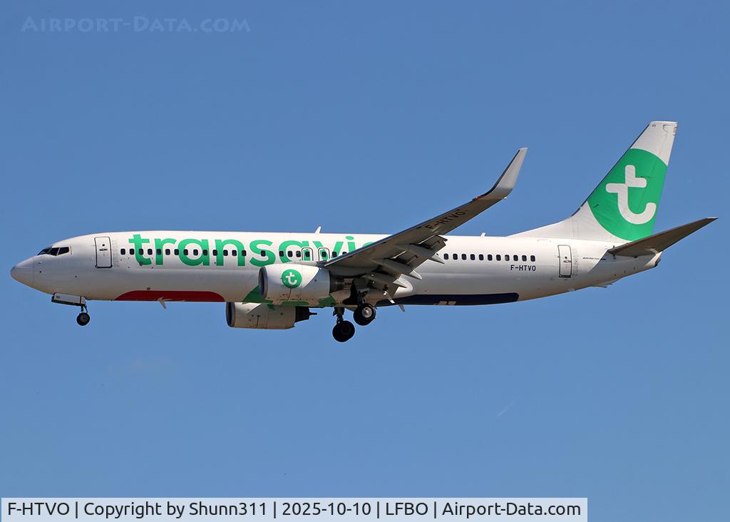 Aircraft F-HTVO, 2006 Boeing 737-8GJ, c/n 34898, Landing rwy 14L, at LFBO, photo by Shunn311