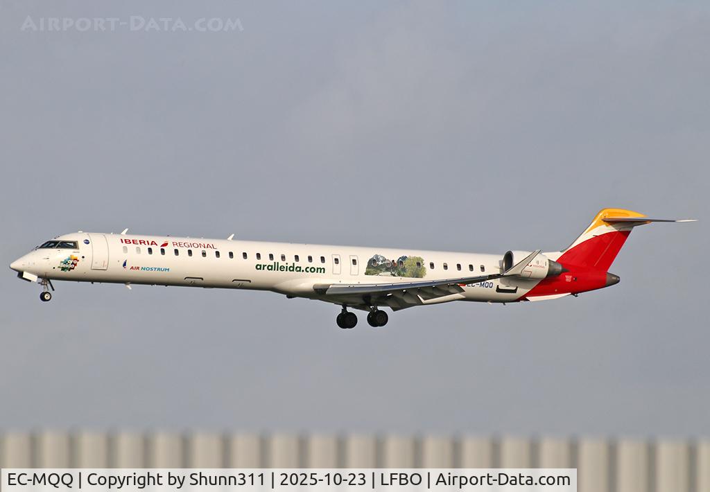 Aircraft EC-MQQ, 2017 Bombardier CRJ-1000 (CL-600-2E25), c/n 19055, Landing rwy 32R with special c/s, at LFBO, photo by Shunn311