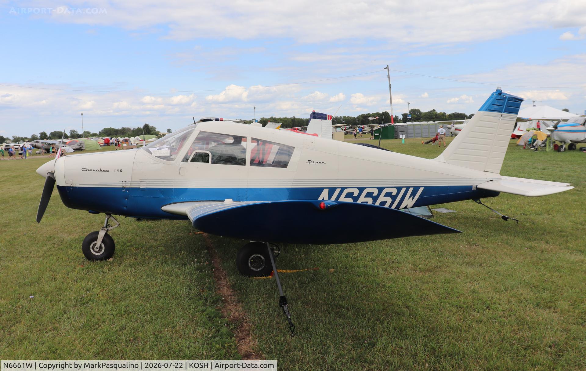 Aircraft N6661W, 1965 Piper PA-28-140, c/n 28-20764, Piper PA-28-140, at KOSH, photo by MarkPasqualino