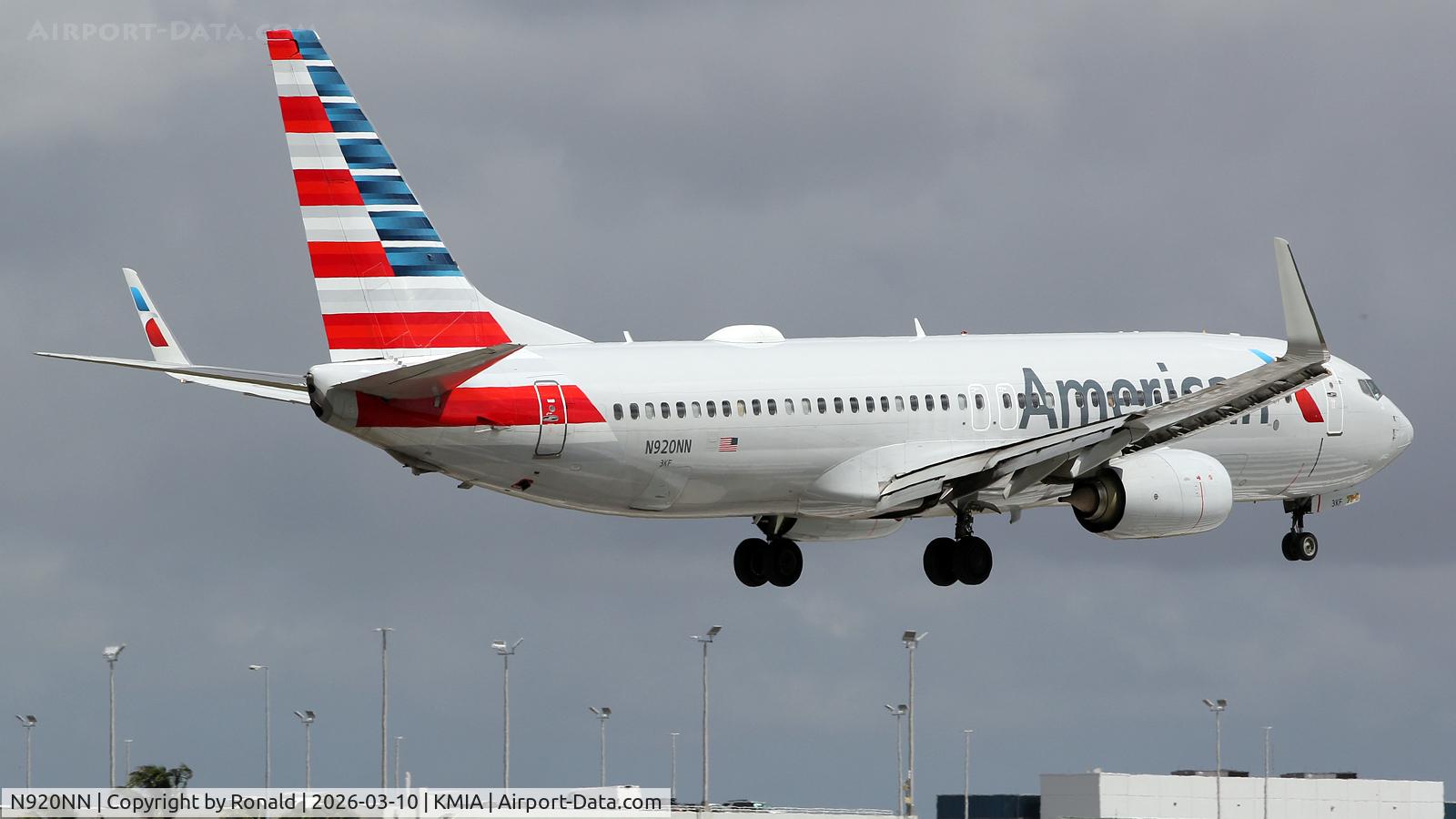 Aircraft N920NN, 2013 Boeing 737-823, c/n 31165 l/n 4373, at mia, at KMIA, photo by Ronald