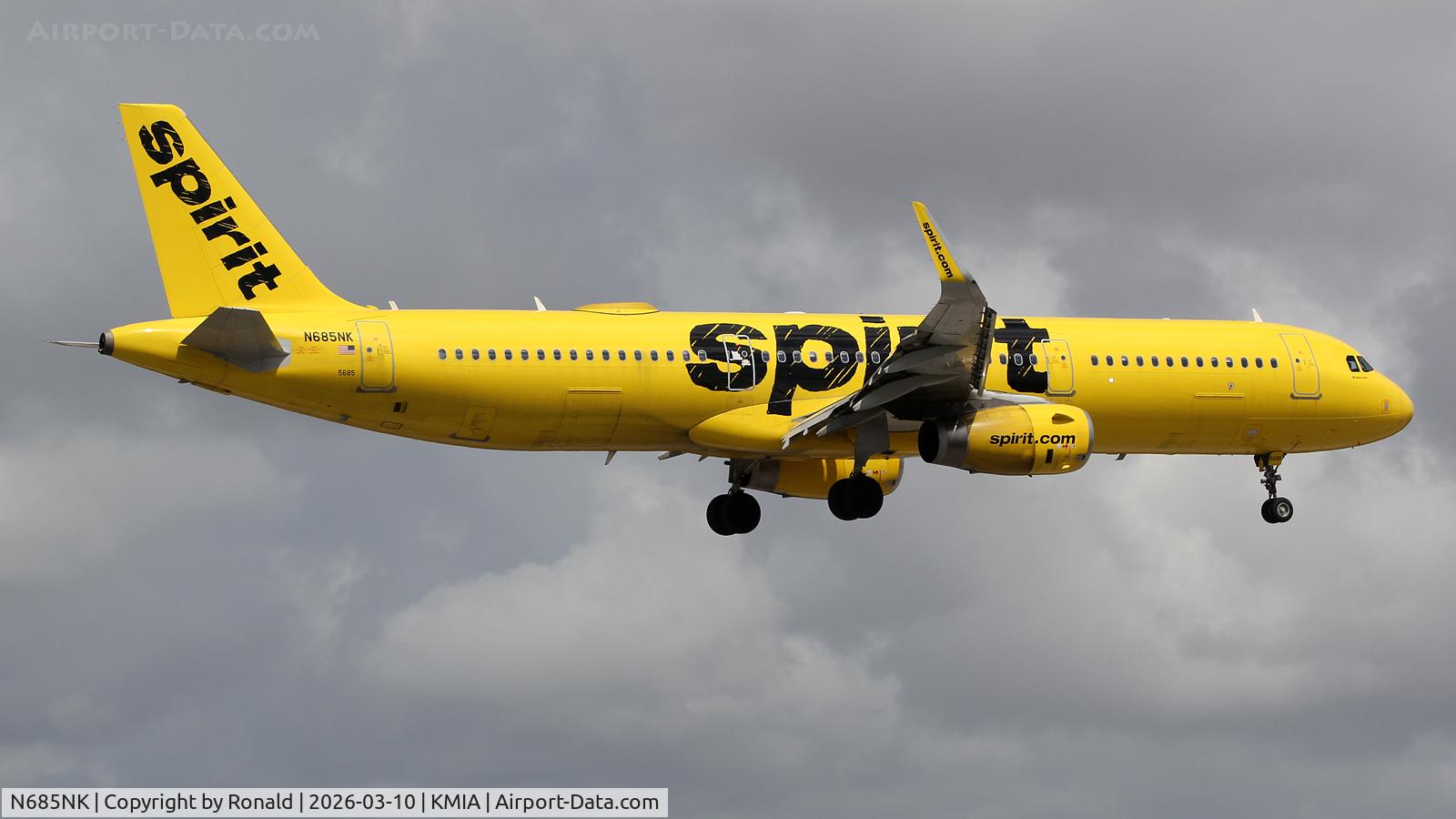 Aircraft N685NK, 2018 Airbus A321-231, c/n 8115, at mia, at KMIA, photo by Ronald