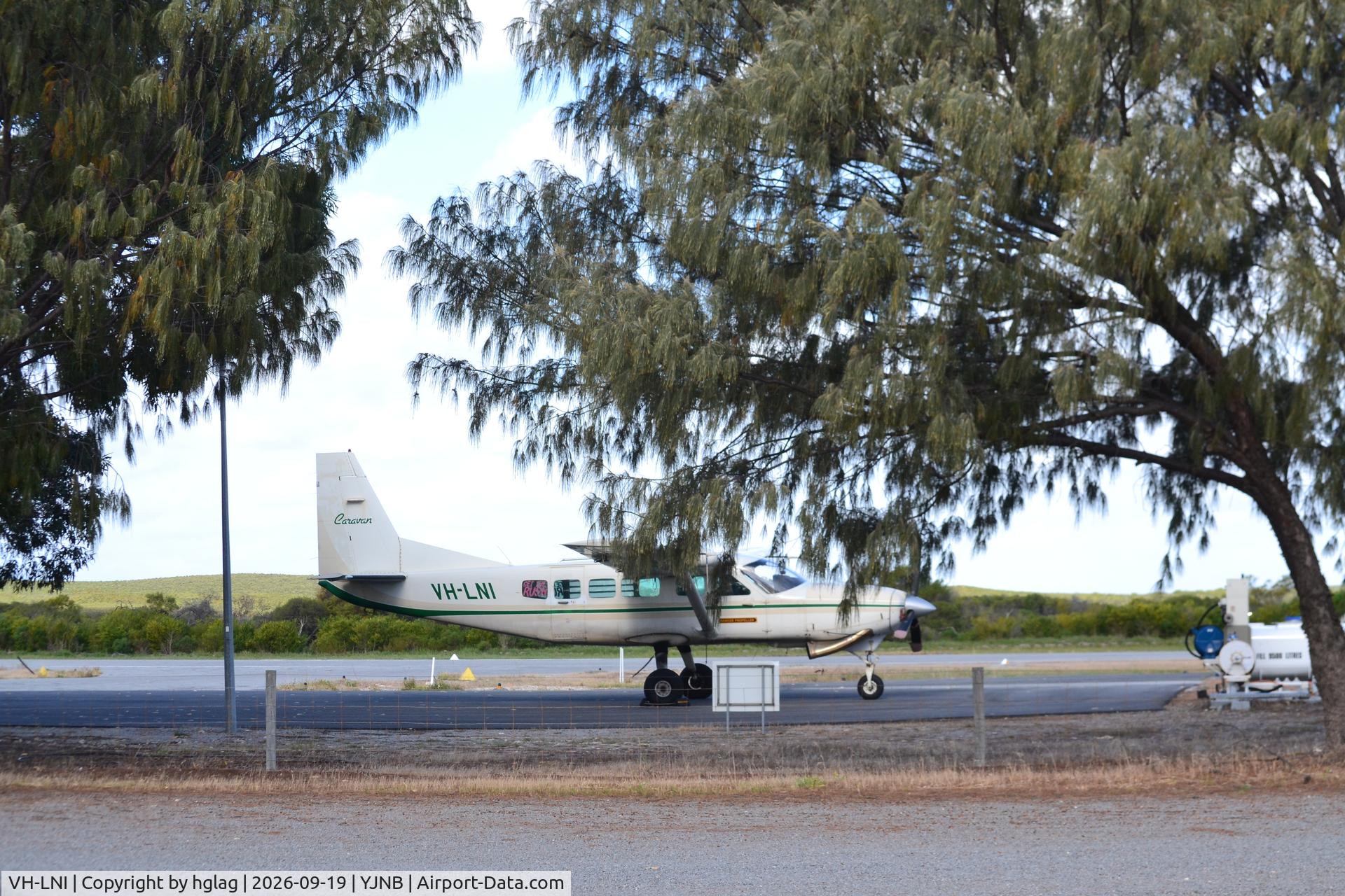 Aircraft VH-LNI, 1998 Cessna 208 Caravan 1, c/n 20800298, Parked at Jurien Bay Airport, at YJNB, photo by hglag